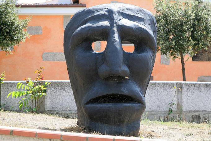 Mamoiada, Skulptur Maske - Sardinien