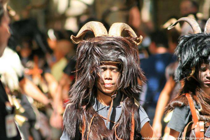 Nuoro, Festa del Redentore, Mamutzones Antigos Samugheo Hörner - Sardinien