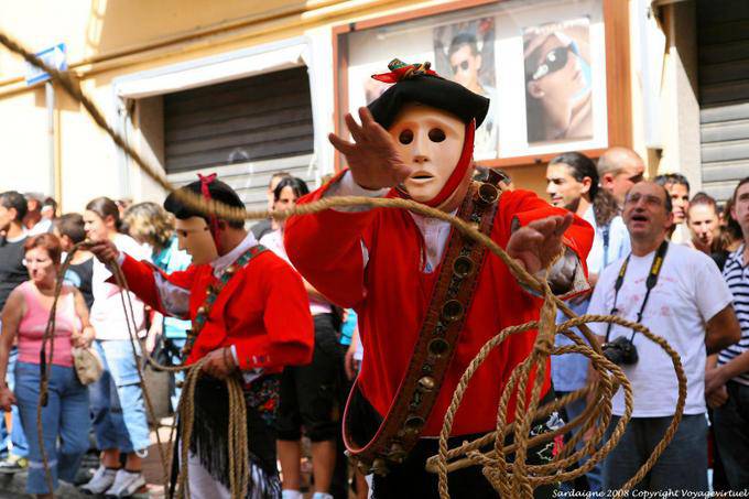 Nuoro, Festa del Redentore, Maschere Mamoiada, Jet Lasso - Sardinien