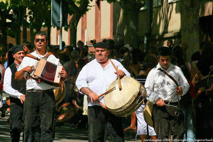 Nuoro, Festa del Redentore, Tamburinos Gavoi, Trommel und Triangel - Sardinien