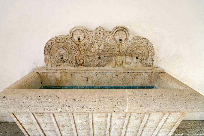 Nuoro Museum, Mond und Sonne Brunnen - Sardinien