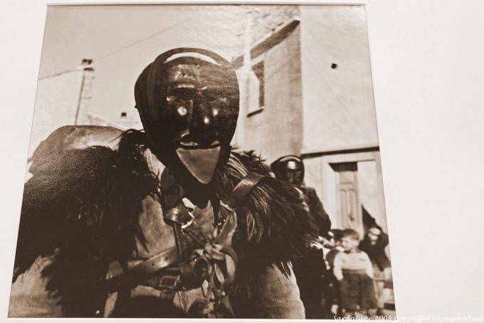 Nuoro Museum, Mamoiada Maske - Sardinien