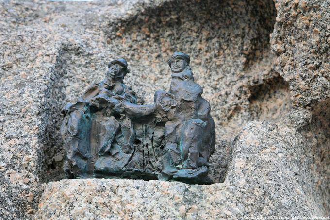 Arbeit der lokalen Bildhauers, Nuoro, Sebastiano Satta Platz, Skulptur Constantino Nivola - Sardinien