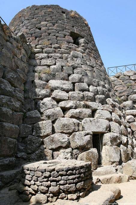 Nuraghe Santu Antine, gut und Turm - Sardinien