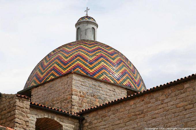 Olbia, San Paolo Apostolo, Maiolicata Kuppel - Sardinien