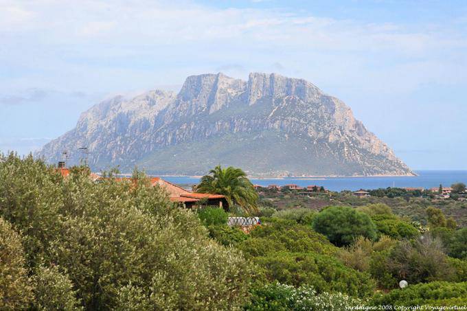 Porto San Paolo, Isola Tavolara Sicht auf die Landschaft - Sardinien