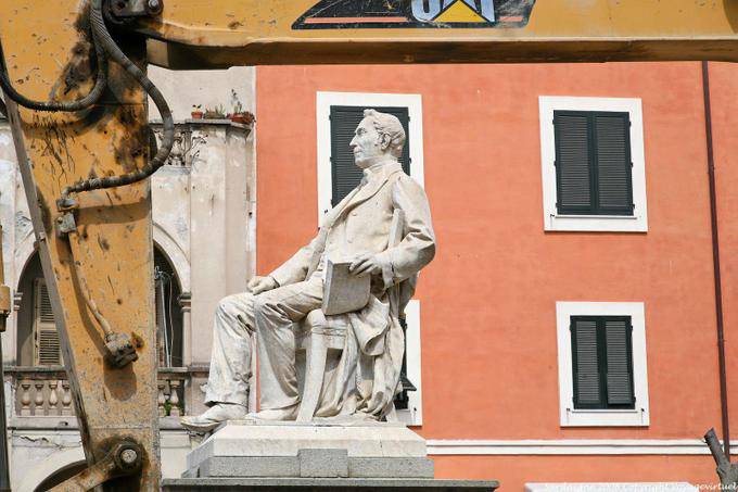 Sassari, die Statue von Battisti, Piazza Tola - Sardinien