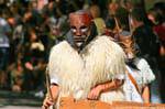 Nuoro, Festa del Redentore, sos Merdules Bezzos von Otzana, Doppelmaske, Sardinien.