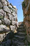Treppen zwischen den Steinen, Nuraghen Maior, Tempio Pausania, Sardinien.
