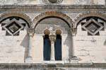 Detail der Fassade der Basilika, die Kirche von San Pietro di Sorres, Thiesi, Sardinien.