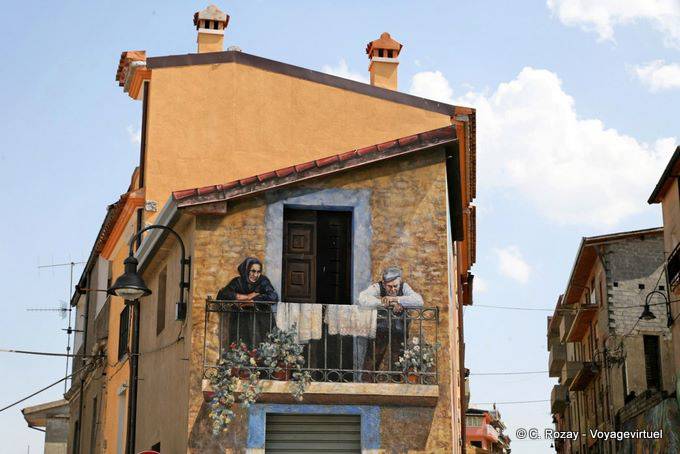 Straßenecke, Balkon Trompe l'oeil Wand Fonni - Sardinien