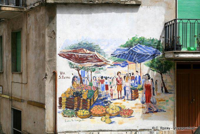 Orgosolo, Markt, Lidia de Cesaris, Via San Pietro, Wandmalerei - Sardinien