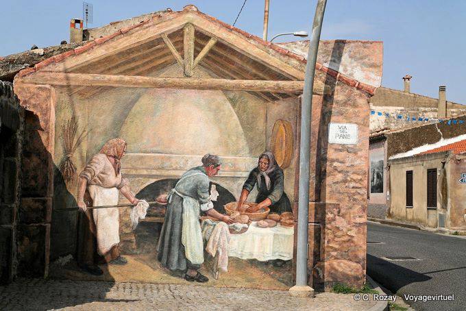 Tinnura, Brotherstellung von Frauen, Via del Pane, Wandmalerei - Sardinien