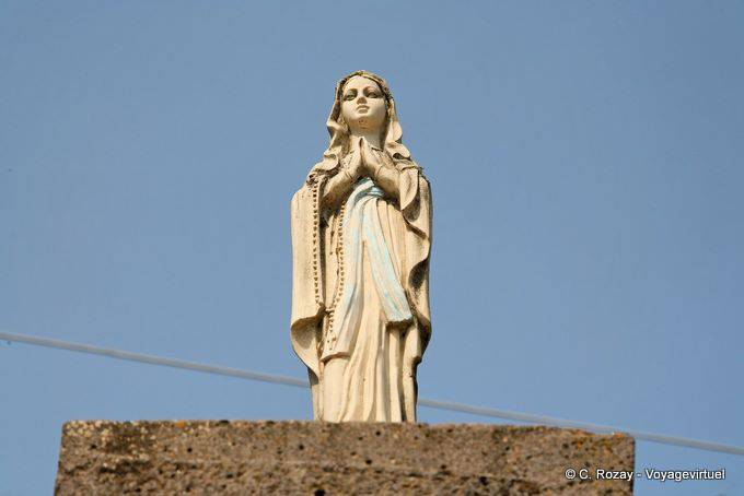 Tinnura, eine Statue der Jungfrau - Sardinien
