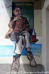 Orgosolo, Doppel Geschmack Hommage an C. Bore, Satiriker, Wandmalerei, Sardinien.