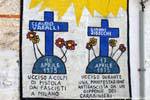 Orgosolo, Varalli Hommage an Claudio und Gianni Zibecchi, Wandmalerei, Sardinien.