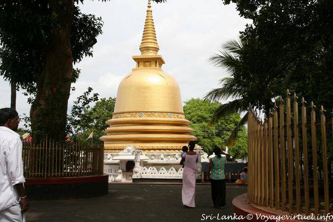 Stupa Tempel des Goldenen Buddha, Dambulla - Sri Lanka