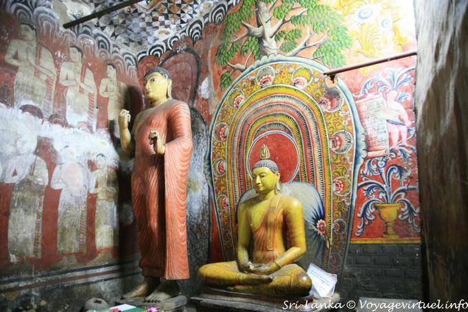 Statuen von Buddha Cave Devaraja lena, Raja Maha Vihara, Dambulla - Sri Lanka