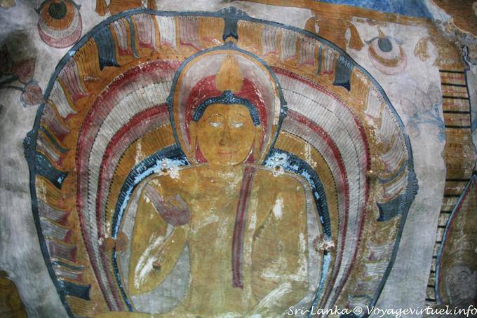 Buddha gemalt auf einem Bogen Pacchima Viharaya, Golden Temple, Dambulla - Sri Lanka