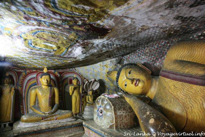Legen oder Lotus in der dritten Höhle, Raja Maha Vihara, Dambulla - Sri Lanka