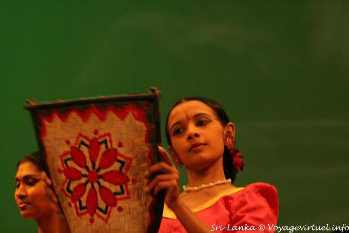 Porträt von traditionellen Tänzern, Kandy - Sri Lanka