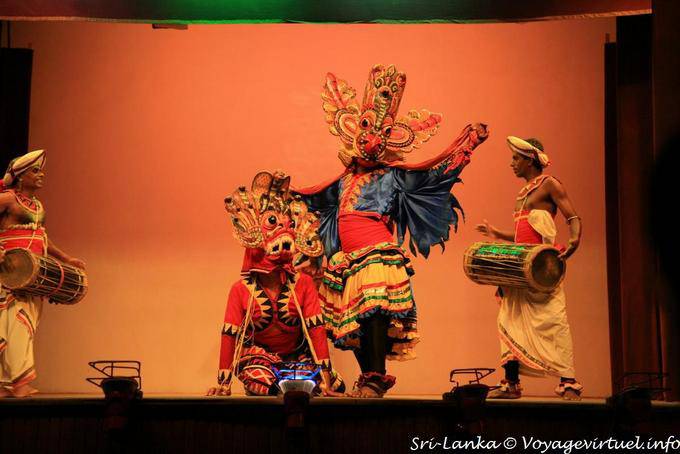 In der Geschichte, überwand die Tänzerin Vogelmaske das Tier, Kandy - Sri Lanka