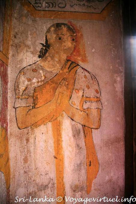 Wandmalerei, die einen Mann gefalteten Händen, Gadaladeniya Temple - Sri Lanka