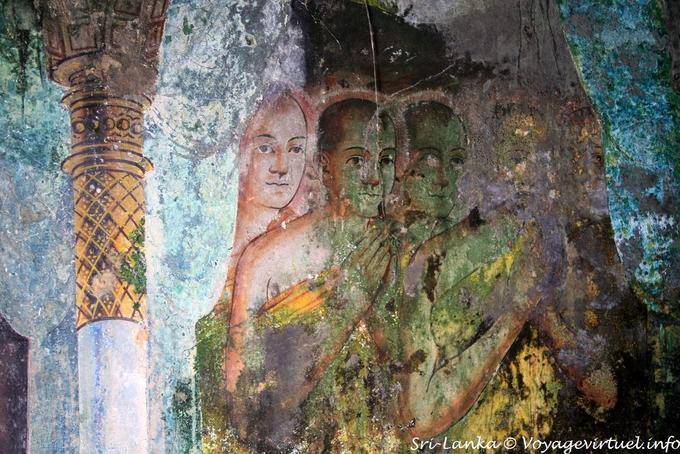 Überreste einer feinen Wand, Sri Gadaladeniya Tempel in Kandy - Sri Lanka