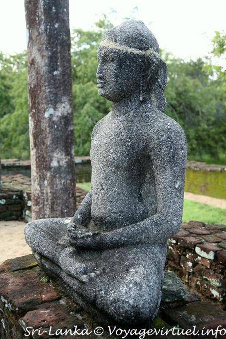 Ehemalige Mudra Buddha in der Meditation, Medirigiriya - Sri Lanka