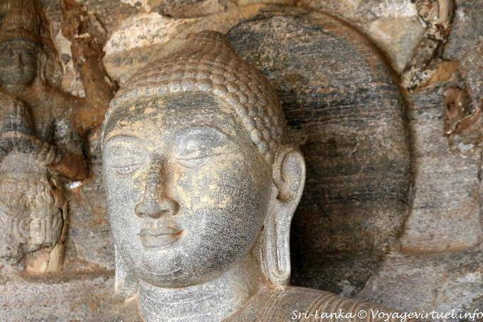 Halo geschnitzt hinter dem Kopf des Buddha Vidyhadhara Guha, Gal Vihara, Polonnaruwa - Sri Lanka
