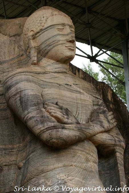 Buddha stehend in einer ungewöhnlichen Körperhaltung, Gal Vihara, Polonnaruwa - Sri Lanka