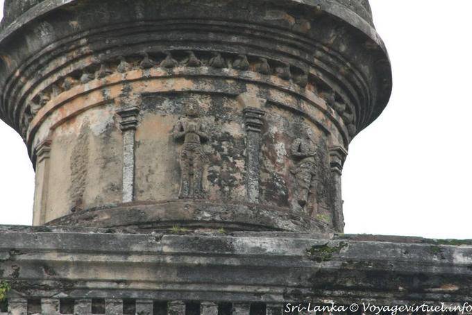 Skulpturen auf der Oberseite des Rankoth Vehera, Polonnaruwa - Sri Lanka