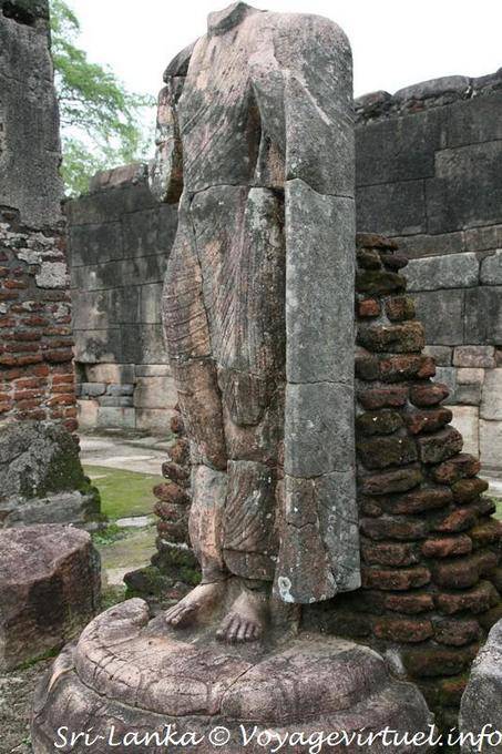 Kopflose Statue in Hatadage, Polonnaruwa - Sri Lanka