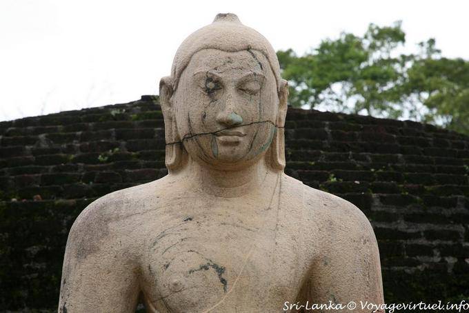 Büste eines Buddha aus der oberen Plattform Vatadage, Polonnaruwa - Sri Lanka