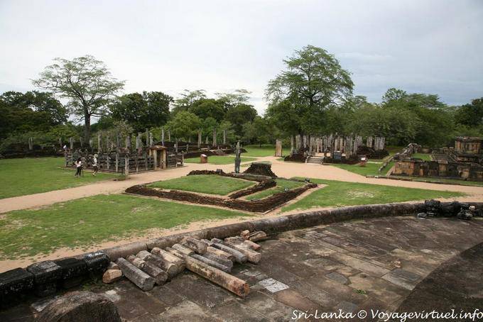 Dalada Maluva Panorama von der Vatadage, Polonnaruwa gesehen - Sri Lanka