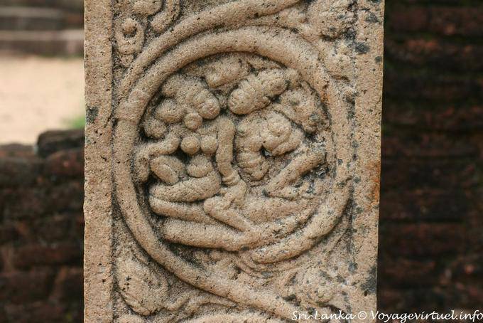 Ausschnitt aus einer Spalte der Atadage, Polonnaruwa - Sri Lanka