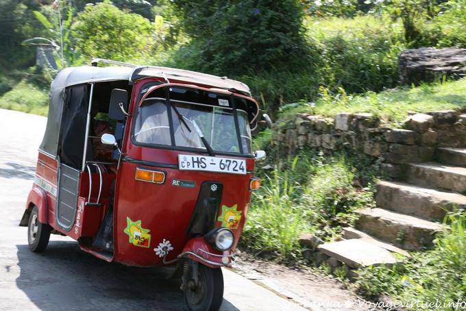 Tuk-Tuk auf Bergstraße, Central Province - Sri Lanka