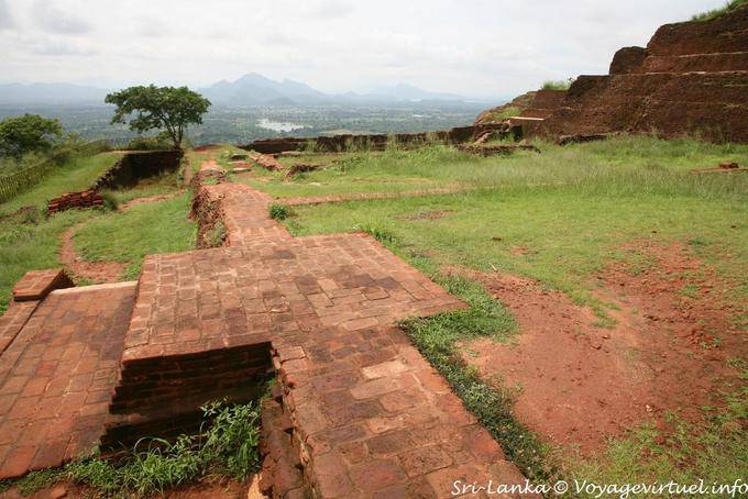 Im Herzen der Festung an der Spitze des Felsens, Sigiriya - Sri Lanka