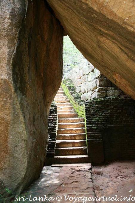 Boulder Bogen (Steinbogen), Sigiriya - Sri Lanka