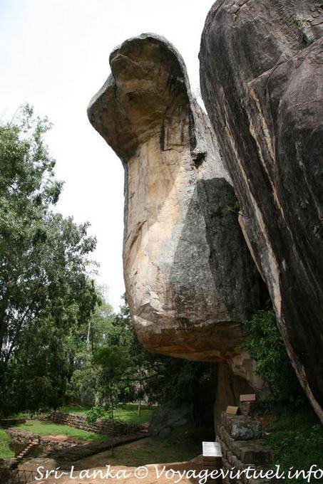Höhleneingang Kobra (Kobra-hood Keller), Sigiriya - Sri Lanka