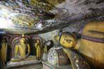 Legen oder Lotus in der dritten Höhle, Raja Maha Vihara, Dambulla, Sri Lanka.