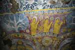 Wandmalerei mit Baum und Arhat Bikus, Second New Temple, Dambulla, Sri Lanka.