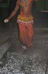 Überfahrt über die Glut zu Hause, kam Tradition aus Indien, Kandy, Sri Lanka.