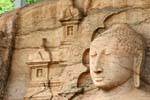 Buddha sitzt mit verzierten Thron, Gal Vihara, Polonnaruwa, Sri Lanka.