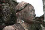 Close-up auf dem Profil von einer der Statuen von Hatadage, Polonnaruwa, Sri Lanka.