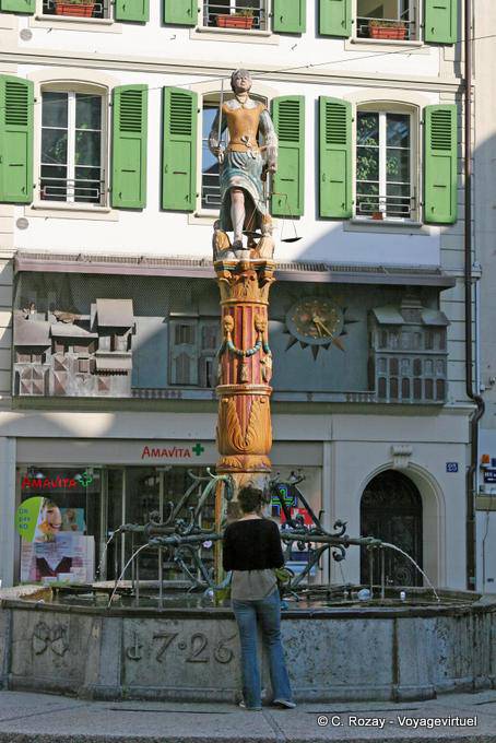 Der Brunnen der Gerechtigkeit, Platz Palud, Lausanne - Die Schweiz