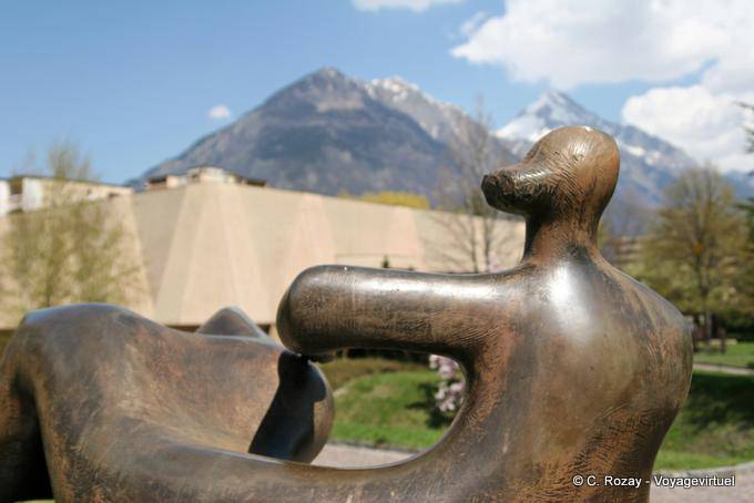 Rück Reclining Figure Bronze Bildhauer Henry Moore, Martigny, Gianadda Stiftung - Die Schweiz