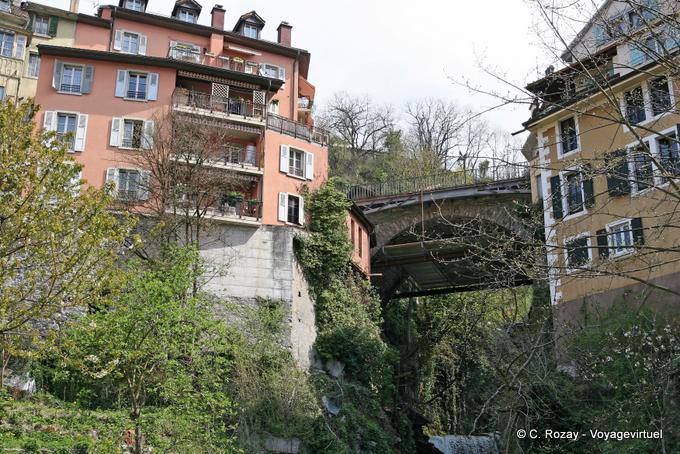 Die Brücke über den Bach, Gorge Chauderon, Montreux - Die Schweiz