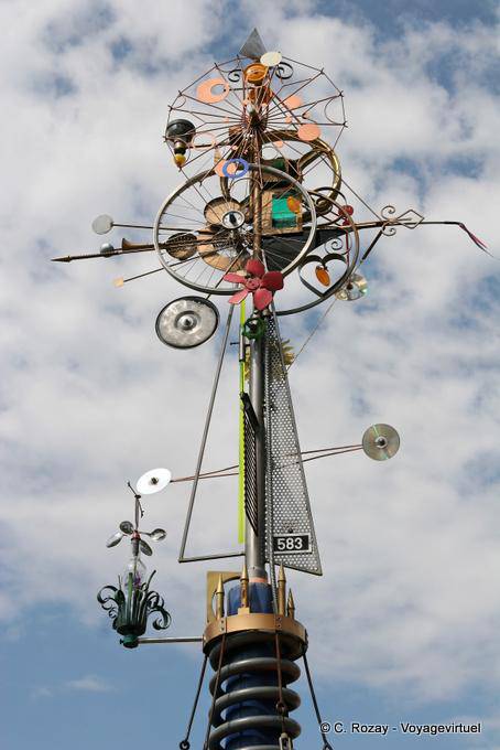 Mobile, Centurion, kinetische Kunst Skulptur von Charles Morgan Vevey-Marché - Die Schweiz