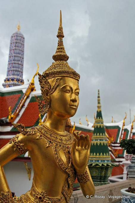 Rückansicht der Kapelle des Gandhara Buddha, Wat Phra Kaew, Bangkok - Thailand